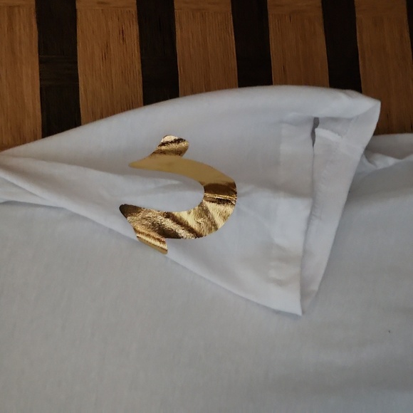 - NWT!! True Religion tshirt - Picture 2 of 6